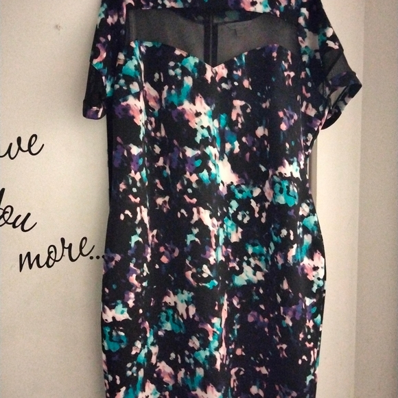 Dress - Picture 1 of 3